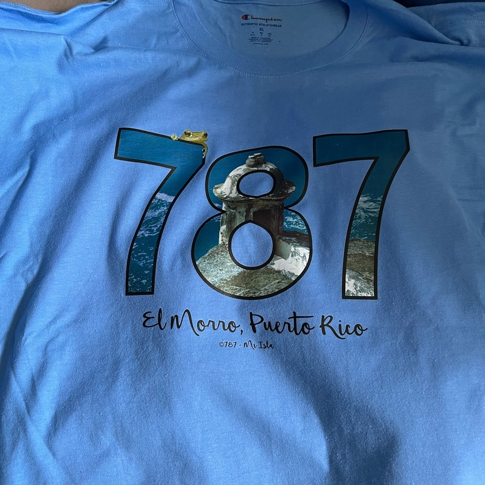 XL Champion 787 Mi Isla Shirt of El Morro
